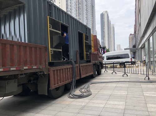 离石冷却液不足的情况下如何检查柴油发电机组？